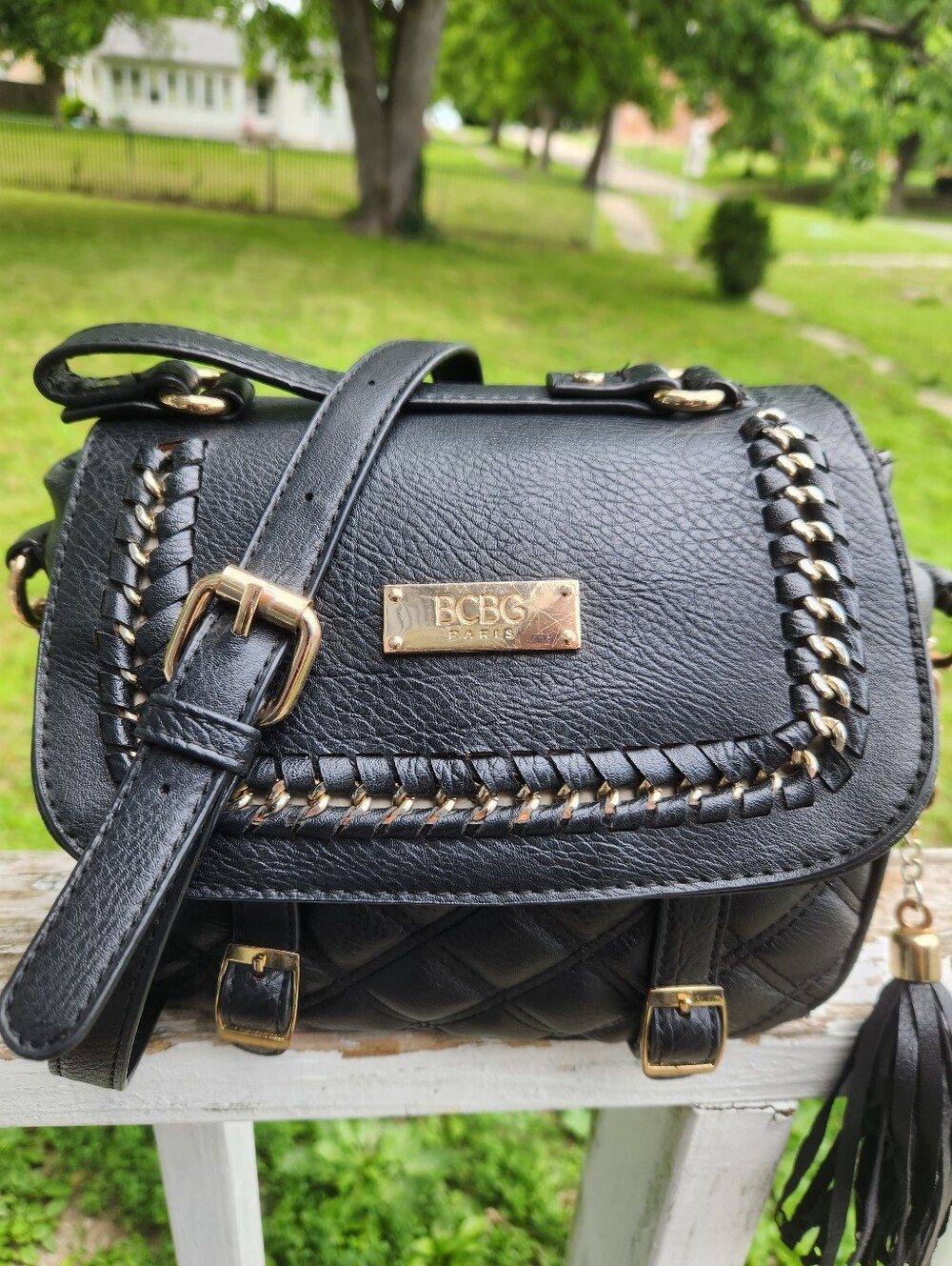 BCBG Paris Vintage Quilted Leather Crossbody with Tassel and Chain Trim EUC - Picture 2 of 12